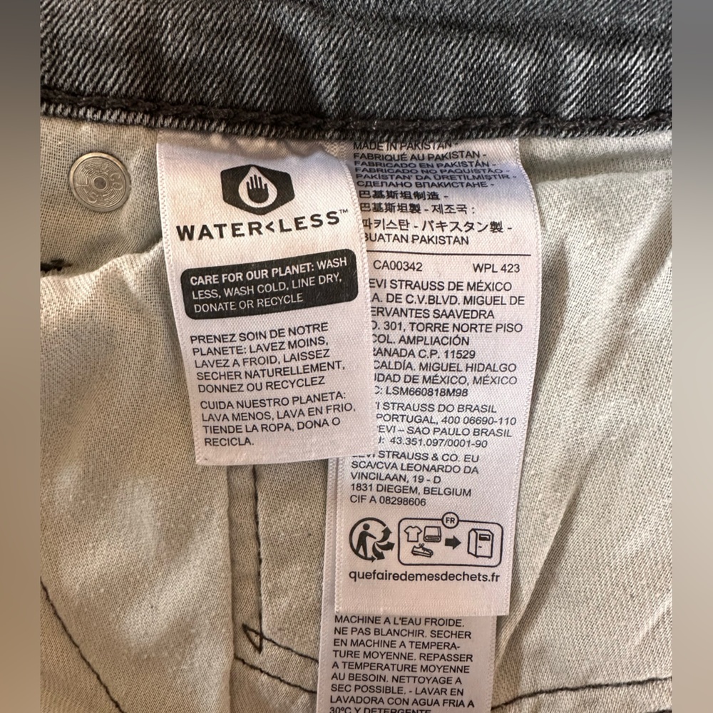 Levi’s Gray Wash Jeans — 541 Athletic Taper, Men’s 40x32, Like New - Picture 4 of 6